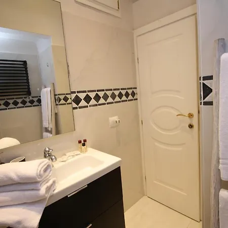 Homedoapartments Deluxe Terme Apartment Florence